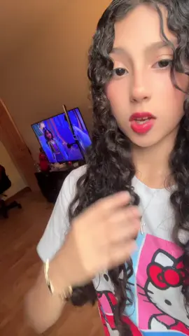 A post by @condesa044 on TikTok caption: Menos ser amigos 💫✨