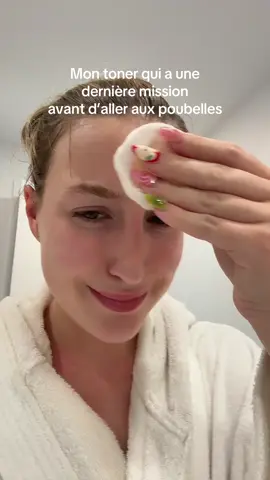 A post by @pascaledeblois on TikTok caption: Regardez juste pas mon orteil à la fin svp 