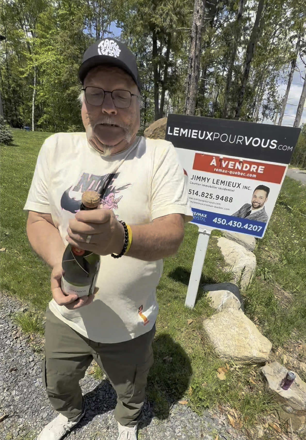 A post by @fansdetacu on TikTok caption: #fyp #foryoupage #viral_video #funny #pourtoi #humor #foryoupage❤️❤️ #tik_tok #courtierimmobilier #quebec @Jimmy Lemieux @Jimmy Lemieux Remax 