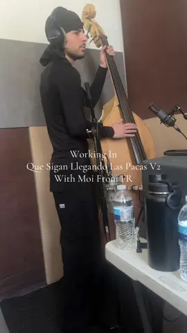 A post by @chinito_pacass on TikTok caption: Algo leve 👻@Moises Lopez  #chinitopacas #cristian #quesiganllegandolaspacas #quesiganllegandolaspacasv2 