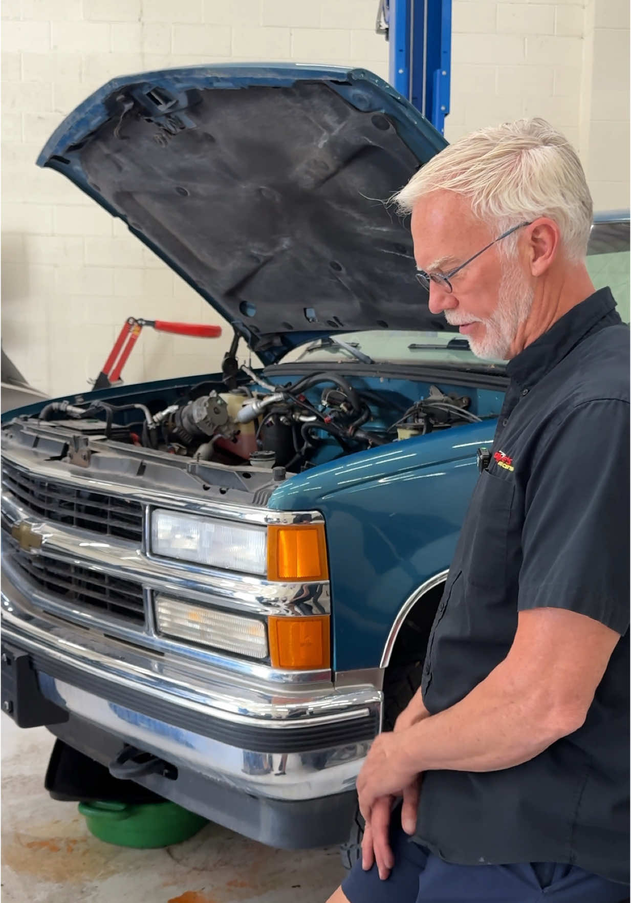 A post by @davesautocenter on TikTok caption: Timing Chain Slack is a Power Killer #autoshop #truckrepair #enginebuilder #enginebuild #carrepair 