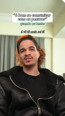 A post by @oli_natu on TikTok caption: quando eu tento conversar #irmaosnatu 