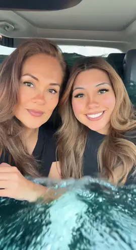 A post by @cari_cortes17 on TikTok caption: Wow 🤩 #cari_c17#mermaid#fyp#parati#viralreels 