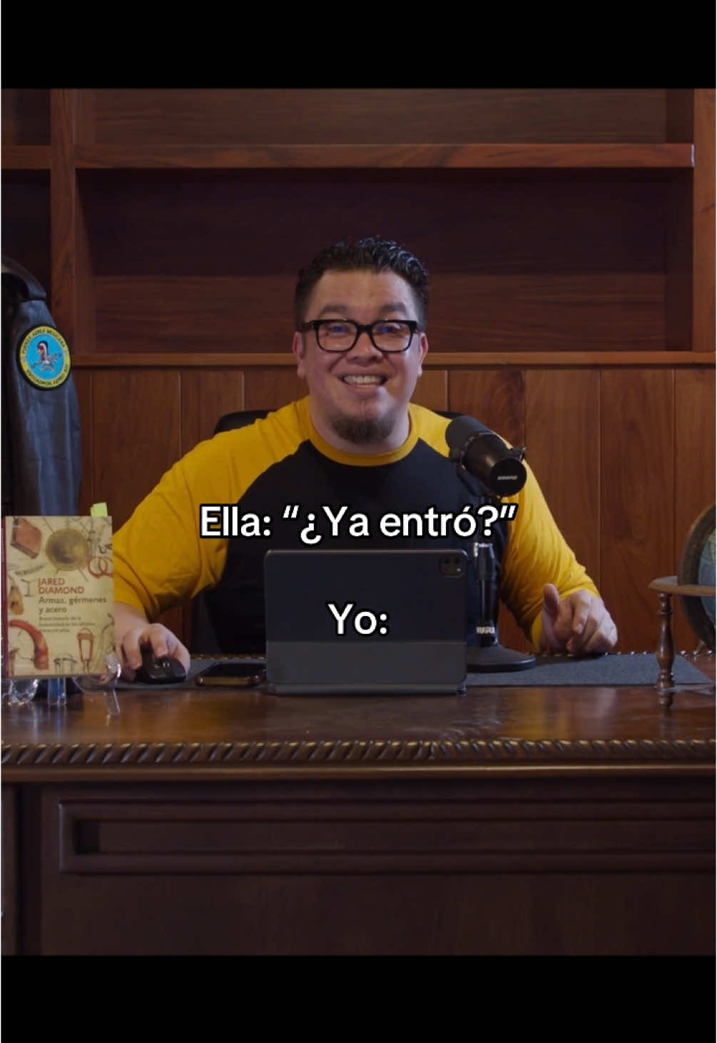 A post by @francoescamillaofficial on TikTok caption: ¡REGRESO TOY ABURRIDO! CORRAN A VERLO EN YT #ToyAburrido #francoescamilla 