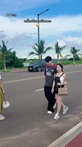 A post by @emma10355 on TikTok caption: #pacuayang @Tou Tou @pajntsais PA ຖ່າຍເພງ😅🥰