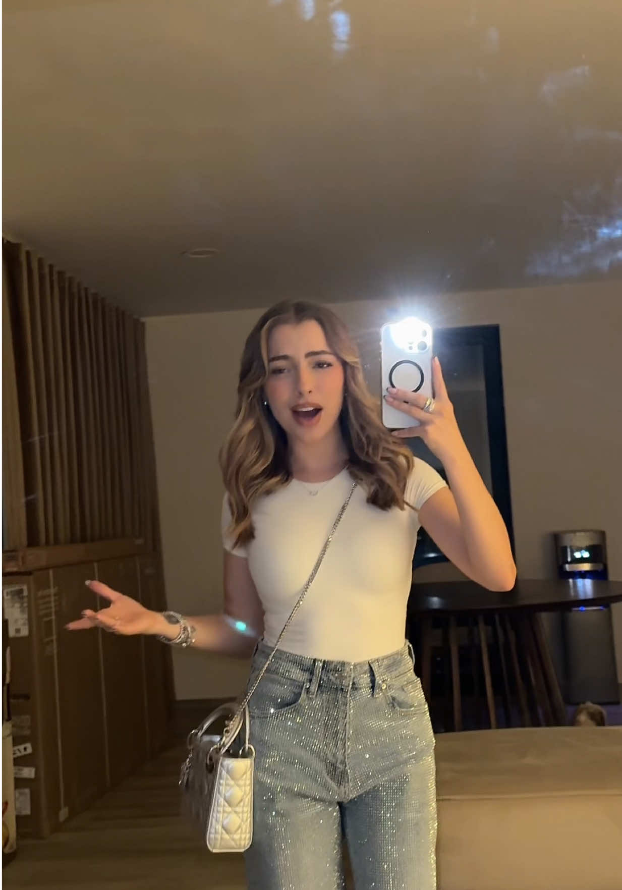 A post by @soydanielaalfaro on TikTok caption: Fugui 🍸🙂‍↕️ #dannyalfaro 