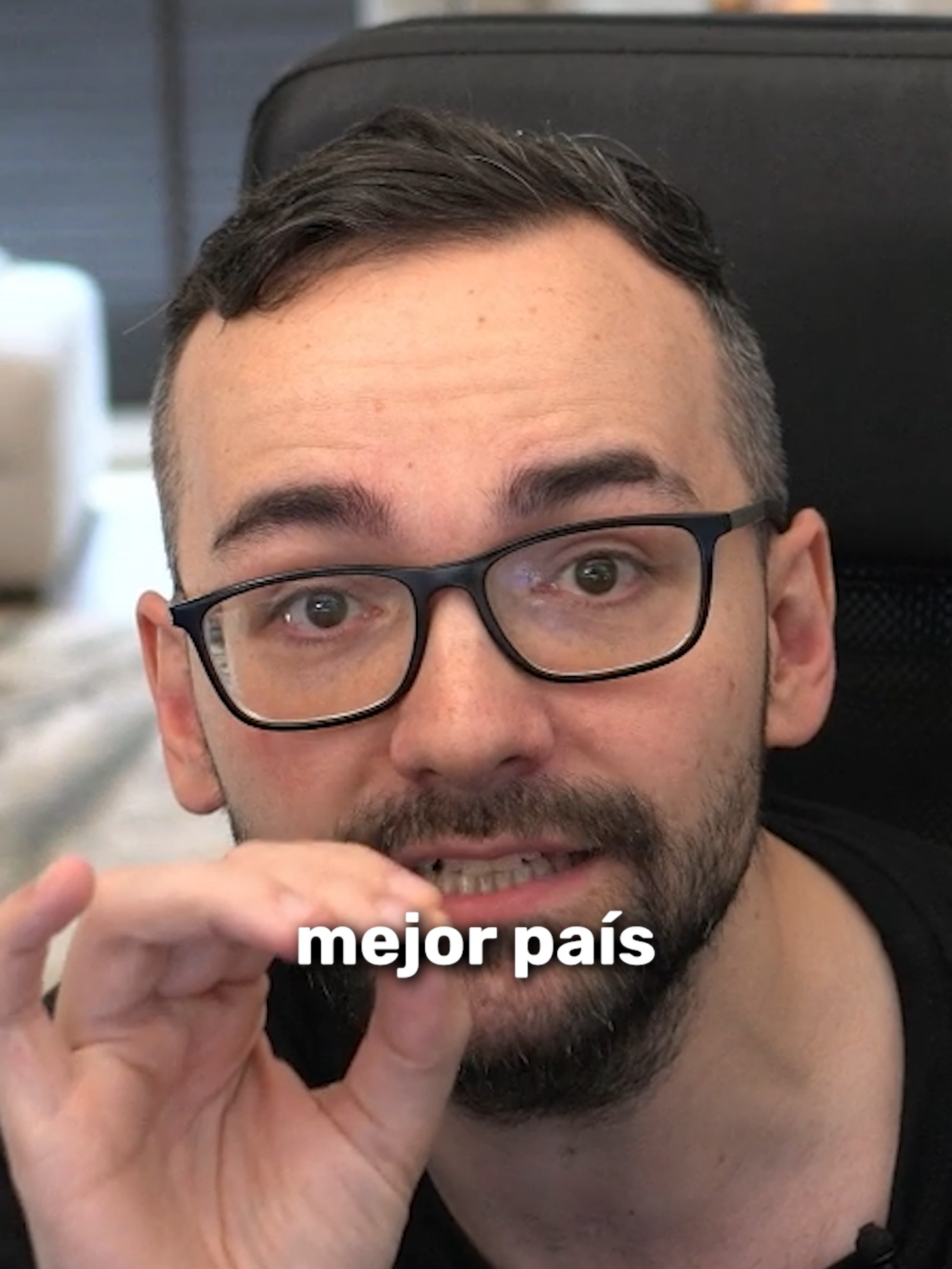A post by @elxokas on TikTok caption: volveré.