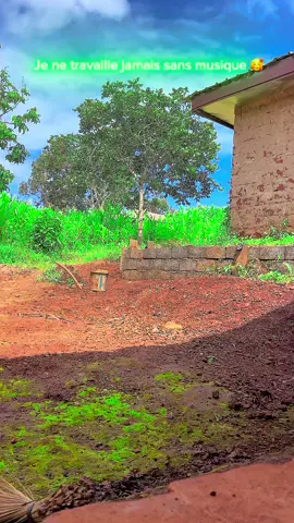 A post by @mr_seksii on TikTok caption: Le village bandjoun 🇨🇲 est trop doux 🥰🥰#camerountiktok🇨🇲 #tiktokcameroun🇨🇲 