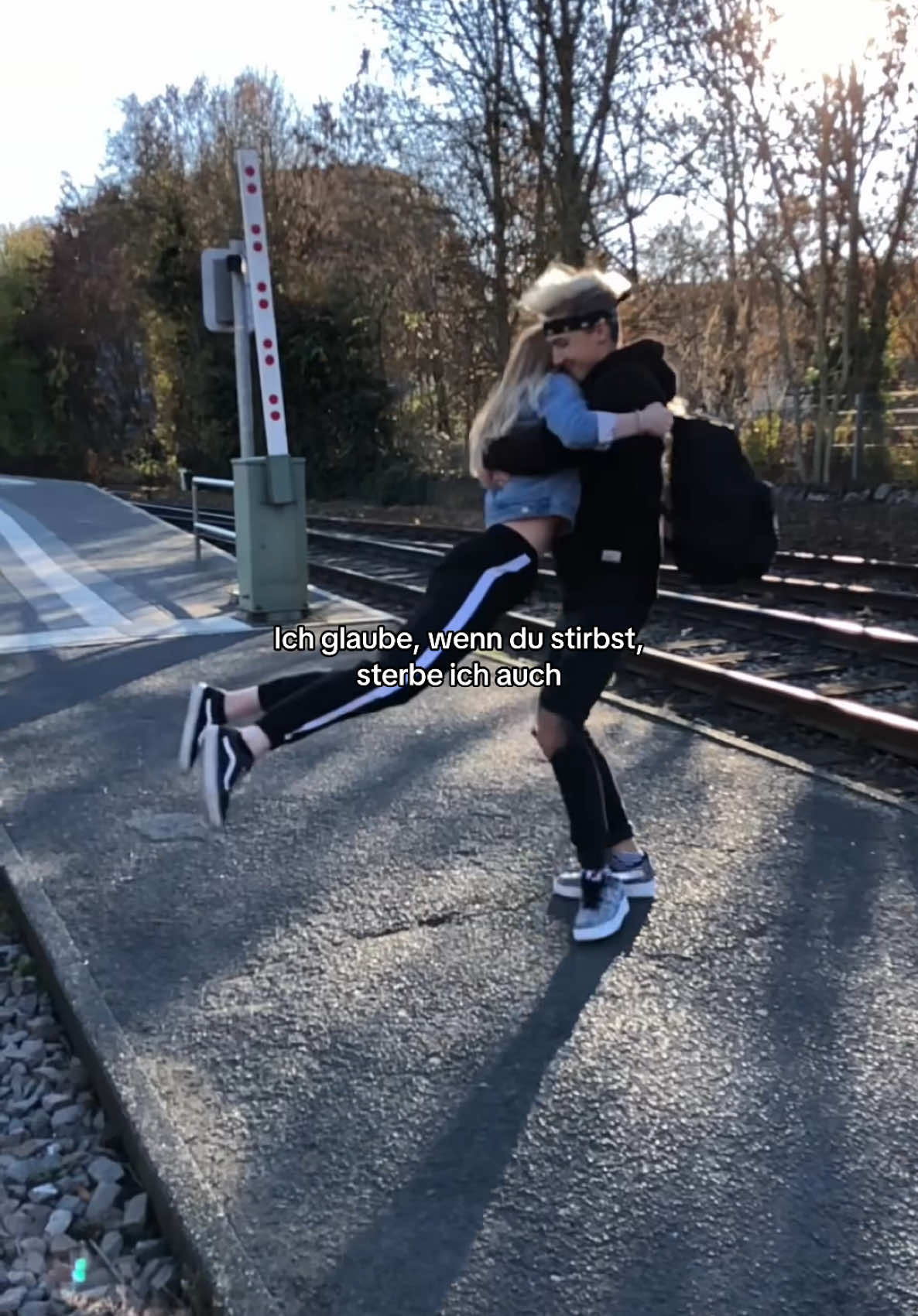 A post by @leon.content on TikTok caption: Eine Freundschaft die mich durch alle Phasen meines Lebens begleitet hat, danke für alles ❤️‍🩹
