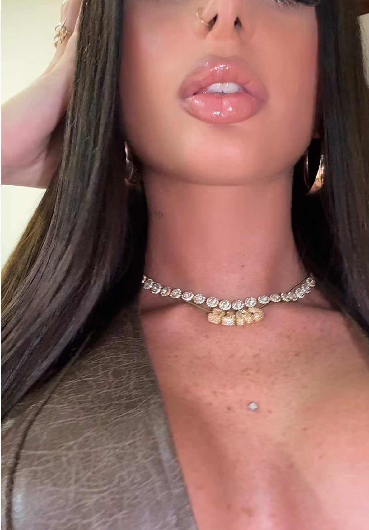 A post by @alessia_basile_ on TikTok caption: #fakesituation #fakebody 