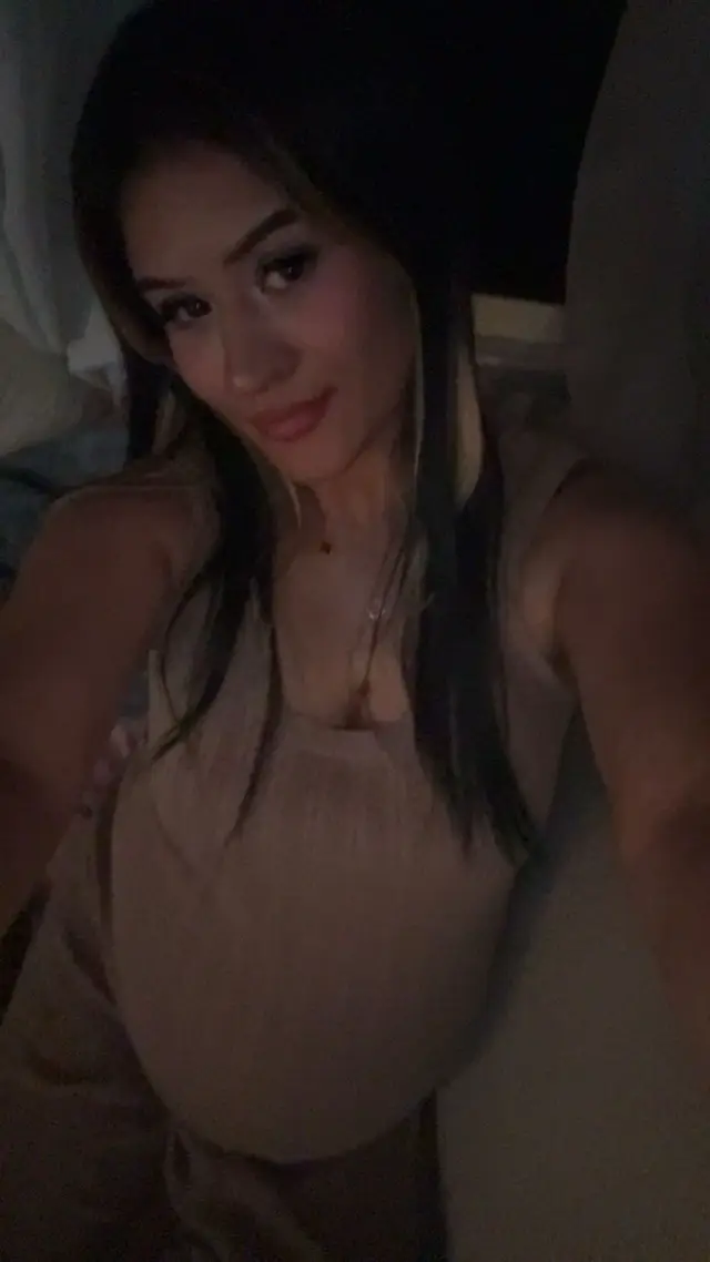 A post by @dulce__alvara12 on TikTok caption: #fyp #fypシ #dulcealvara12 #fy #foryourpage #fyp  los amo bebés ❣️🫰🏻