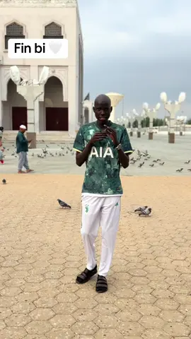 A post by @abdoulwahabdieye on TikTok caption: Eskeu meus geun ko giss ? ❤️❤️✅🤍🤍 #viral_video #abdoul_wahab221 #pourtoi #senegalaise_tik_tok 
