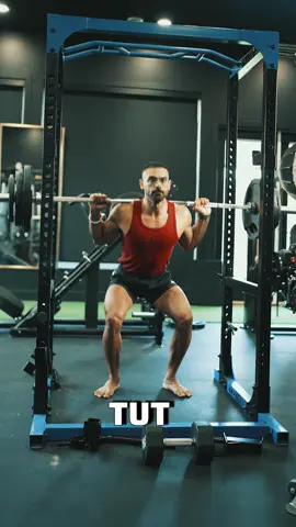 A post by @13harrymander on TikTok caption: pause Rep ਚੰਗਿਆੜੇ ਕੱਢੂ ਤਕਨੀਕ ਇਹ ਪੱਟਾਂ ਦਾ ਜ਼ੋਰ ਚੈੱਕ ਕਰ ਲੈਂਦੀ @1inevery1  @pinkajarg @fastingtechnique @hmrawtalk  #MuscleGain #HypertrophyTraining #NaturalBodybuilding #MyofibrillarHypertrophy #MuscleScience #PunjabiFitness #ScienceBasedFitness #Mind2Muscle #ChardiKalaFitness #SurreyWorkout #BuildMuscleNaturally