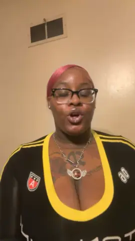 A post by @kiadiorr__ on TikTok caption: #birriatacos #birriarecipe #fyp #goodeats click the link below 