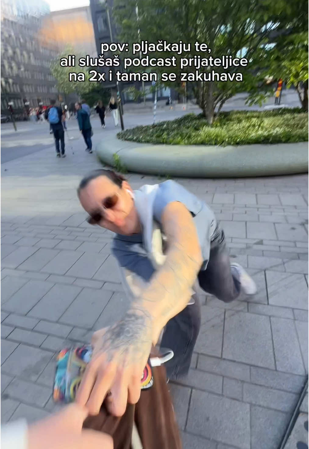 A post by @klaskalica on TikTok caption: di si me sad naša kralju u 27. minuti poruke