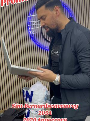 A post by @houssam_gym on TikTok caption: #FYP #Viral #iPhone #Apple #Tech #Tutorial #HowTo #Venta #Oferta #Deals #Shopping #اكتشف #فيديو_جديد #ايفون #تكنولوجيا #شروحات #بيع #عروض #تخفيضات #تسوق #الكترونيات_منزلية 