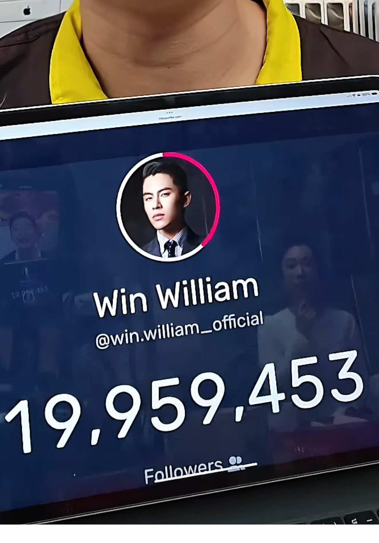 A post by @win.william_official on TikTok caption: 🤍🙏🏼 พรุ่งนี้มาฉลองด้วยกันนะทุกคน #winwlliam #windscent #พี่วิน 