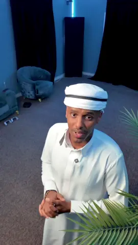A post by @abdalajamaal on TikTok caption: Qofka labaad waxba ha u reeban @ #abdalajamaall #somlitiktok #somaliyoutubers #hargeisa #somaliland #djibouti 