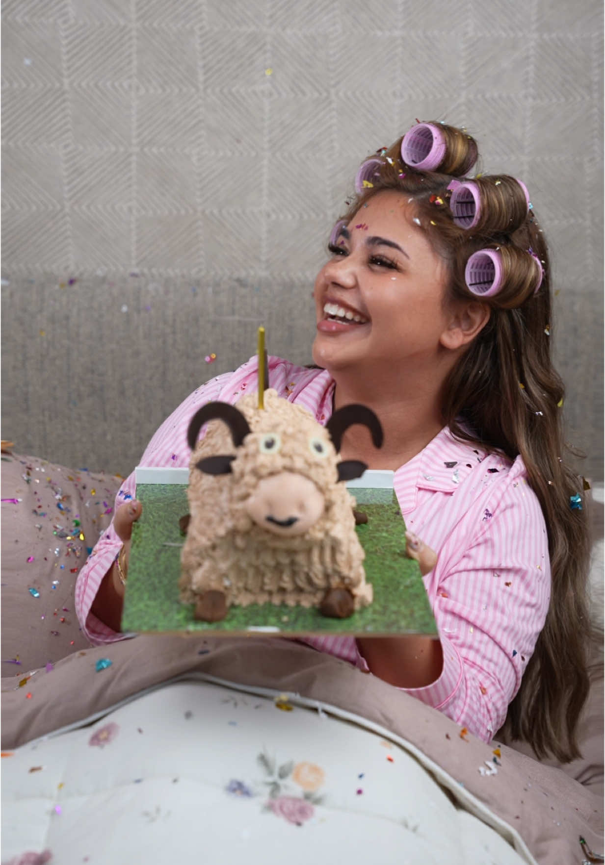 A post by @saramohannad_ on TikTok caption: كل عام وانتو بخير عيد اضحى مبارك علينا وعليكم 🐏 🤍#ساره_مهند_😩🦾 #عيد_سعيد #عيد #عيد_الاضحى ( مصوره مسك ) 