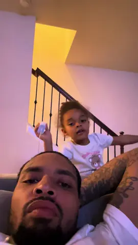 A post by @bandhunta_izzy on TikTok caption: She come outta nowhere tlkin bout “mommy loves me more den you” GIRL IONT CARE ! 😭
