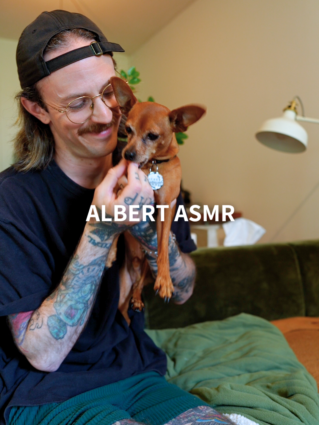 A post by @antoinebcotes on TikTok caption: J'aime trop entendre le chien croquer dans des aliments 🙈 #ASMR #chien @faimmuseau #frommfamilypetfood