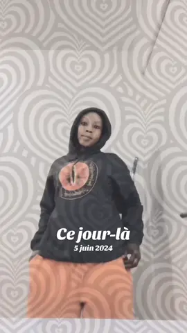 A post by @taslimadiakjelila3 on TikTok caption: #cejour-là 