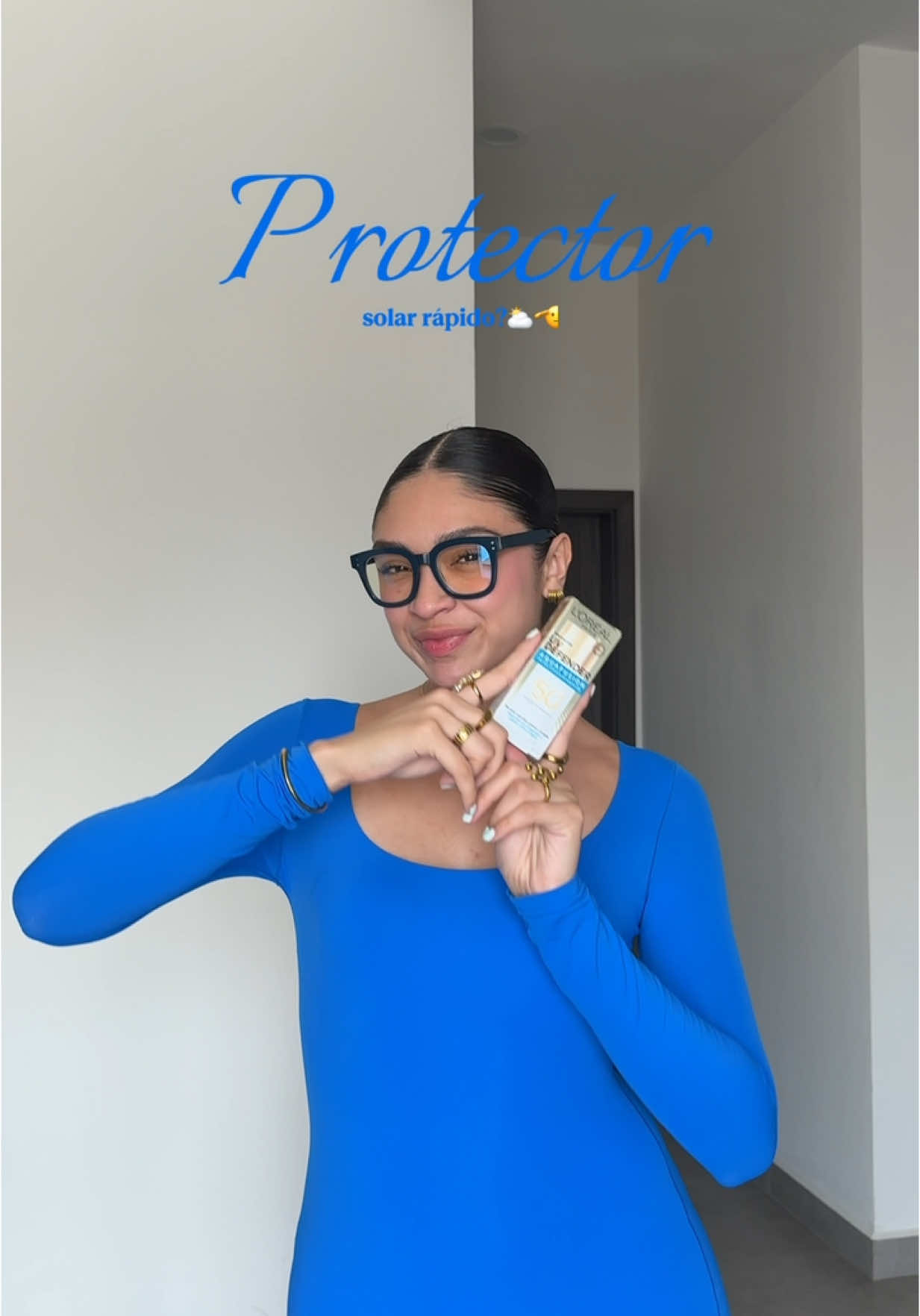 A post by @mia.salinass on TikTok caption: fui de las primeritas en probar este bloqueador😇☀️ está buenísimo!!! @L’Oréal Paris #UVDEFENDERAQUA #LorealParisSkincare #3secondschallenge #seabsorbedevolada #PublicidadVerificada @L'Oréal Paris MX 