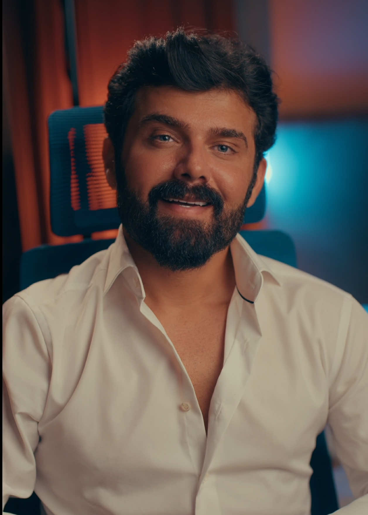 A post by @ammaralkoofe on TikTok caption: “عيد أضحى مبارك، أعاده الله علينا وعليكم بالخير والبركة، وجعلنا وإياكم من أهل القلوب الطاهرة والنفوس الراضية #انت_تخبل #عمار_الكوفي #تيك_توك #fyp #videos #جديد 