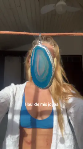 A post by @celessalas on TikTok caption: PORFAVORRRR que hermoso todo lo que hace nati @Modo Om es la página #piedras #joyas #argentina 