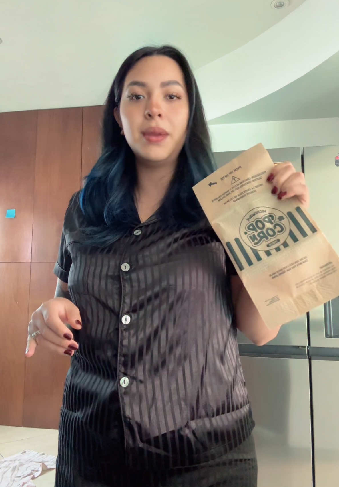 A post by @karenbustillosg on TikTok caption: Amanecimos bravas 😖 #fyp 