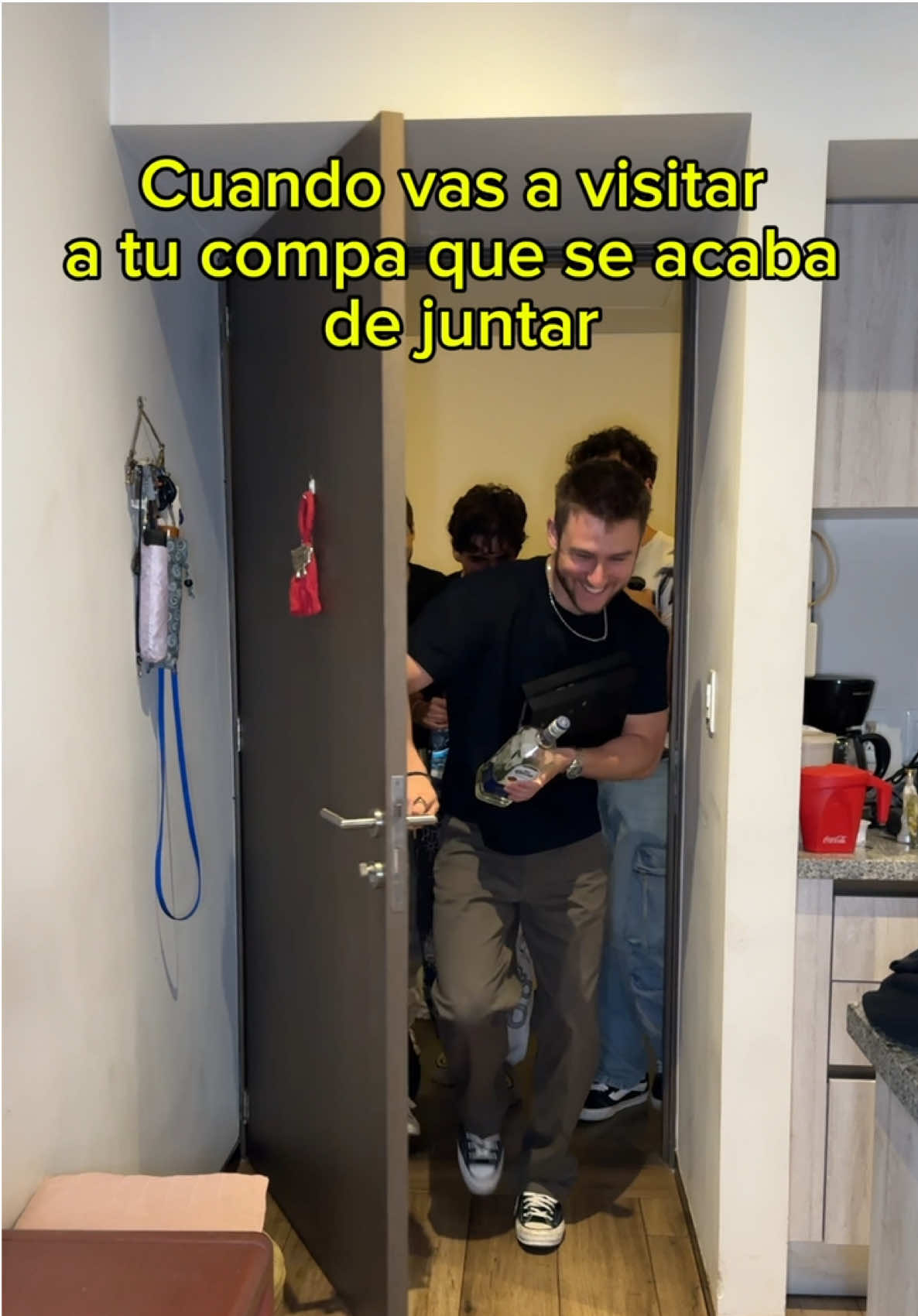 A post by @nosoychaparro on TikTok caption: Es que lo extrañamos mucho 🫠 💡: @HectorNavarreteoficial 