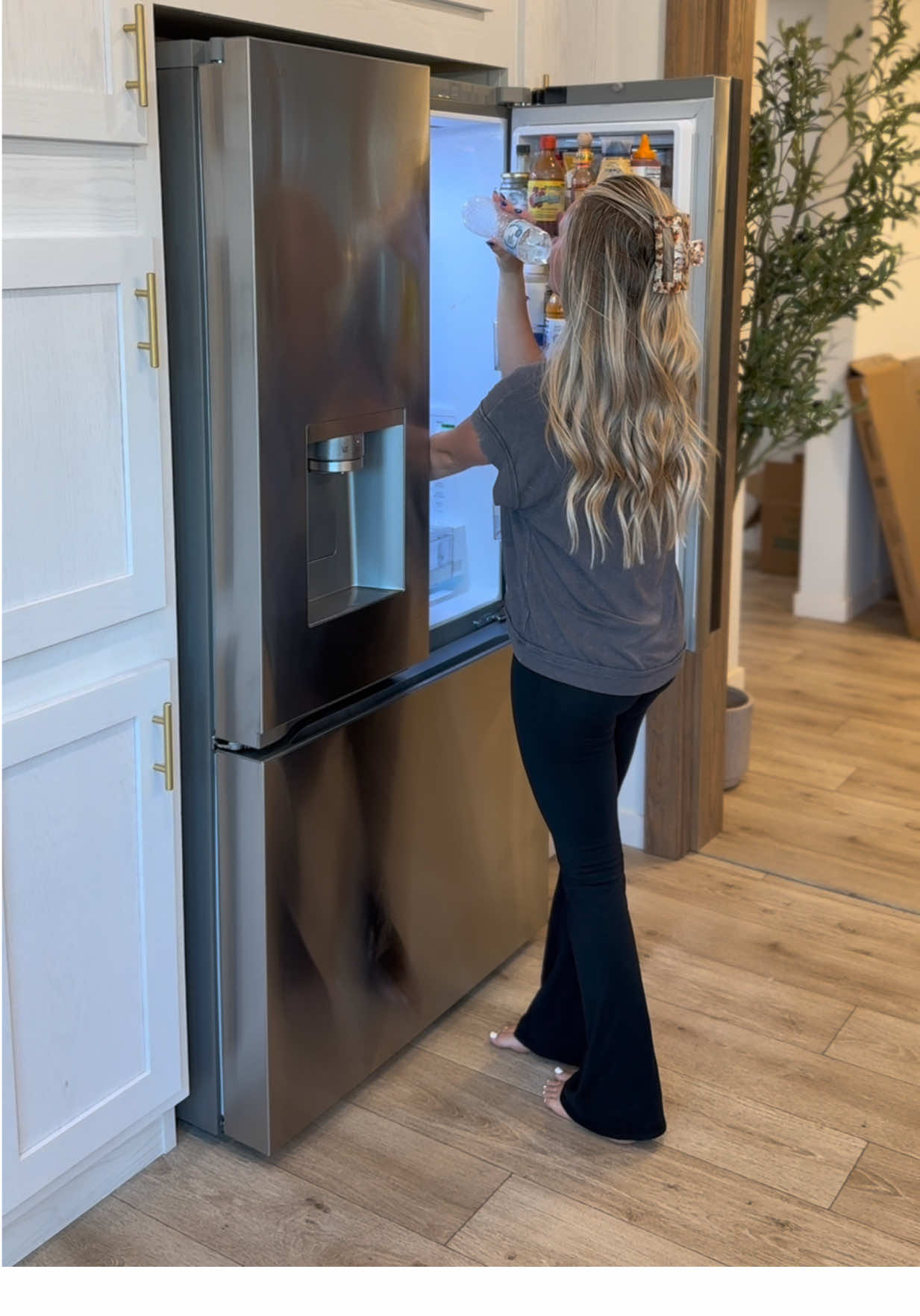 A post by @kylieapitts on TikTok caption: Slow evenings are the best, and everyone was in bed early 💕😅 #cleaning #sahmreels #sahm #ditl #eveningroutine #bedtime 