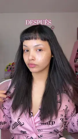 A post by @abigelic on TikTok caption: Probando el cepillo alisador de wavytalk🤍 la verdad quedé impactada bb