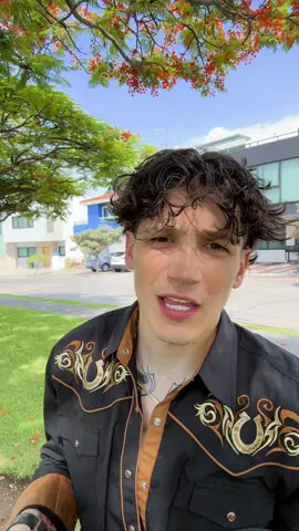 A post by @soyeddieschobert6 on TikTok caption: Saquen sus edits pues.. jajajaja 