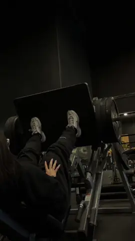 A post by @alexxliftsss on TikTok caption: Fell in love with the progress #fyp #xyzbca #explorepage #hyroxtraining #GymTok 