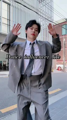 A post by @noah_evel on TikTok caption: 쉽지않은 댄스인플루언서의 삶 🫨 