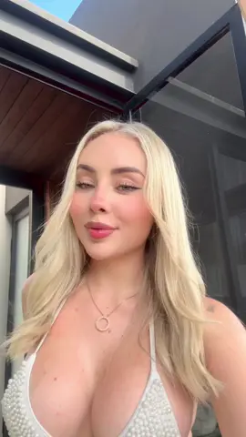 A post by @nazormaya on TikTok caption: 😘