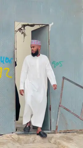 A post by @somhdfilms on TikTok caption: Iid wanagsan #somalitiktok #somhdfilms #@MO KL #@Ali Adan Mumin #@Sihaam Tahlil #@mr prank 🤴🇸🇴🫡 #@Malyuun ali🫅🥰 