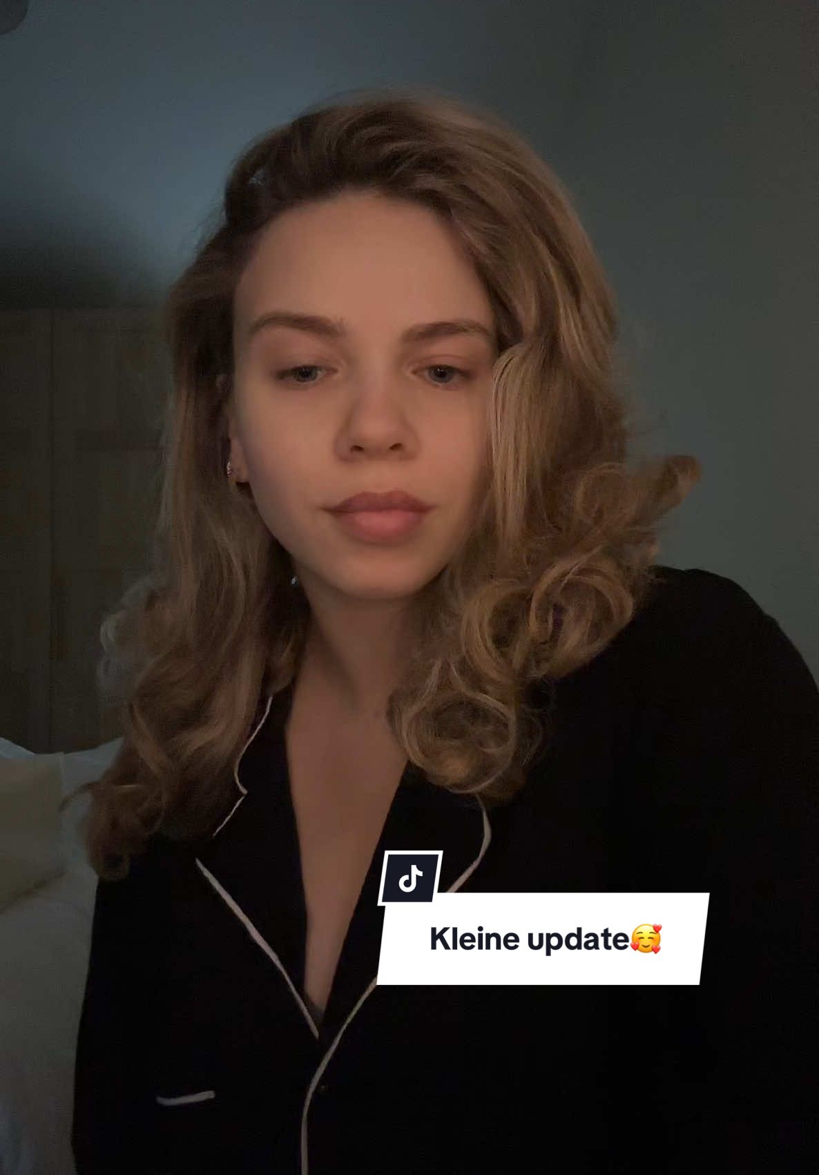 A post by @becurlybylaura on TikTok caption: Nog veel pijn, maar gaat elke dag een beetje beter 🤲🏼🤍 