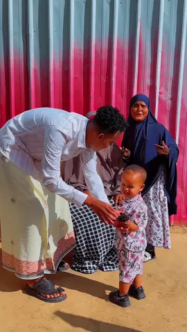 A post by @cabaas_khan on TikTok caption: Eid mubarak 🥰🫅Maxa ka farxad badan marka caurur tada iyo walidkaga lacidesid Alxamdulilaah nin nasib leh aahelo ano walidkega ii duceyen  ii wilkega oo walidkega igu duceyen🤲🥰🫶🏻#teamcabaasisrk #wiilkeygamaxamedcabaas🇪🇪 @AXmeD TaaJir 🇾🇪👑💸 