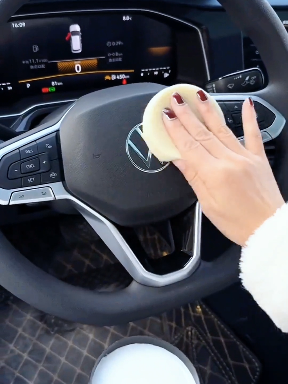 A post by @bianca2849 on TikTok caption: #CapCut interior clean paste #fyp #carthing #tiktokmademebuyit #cleaning 