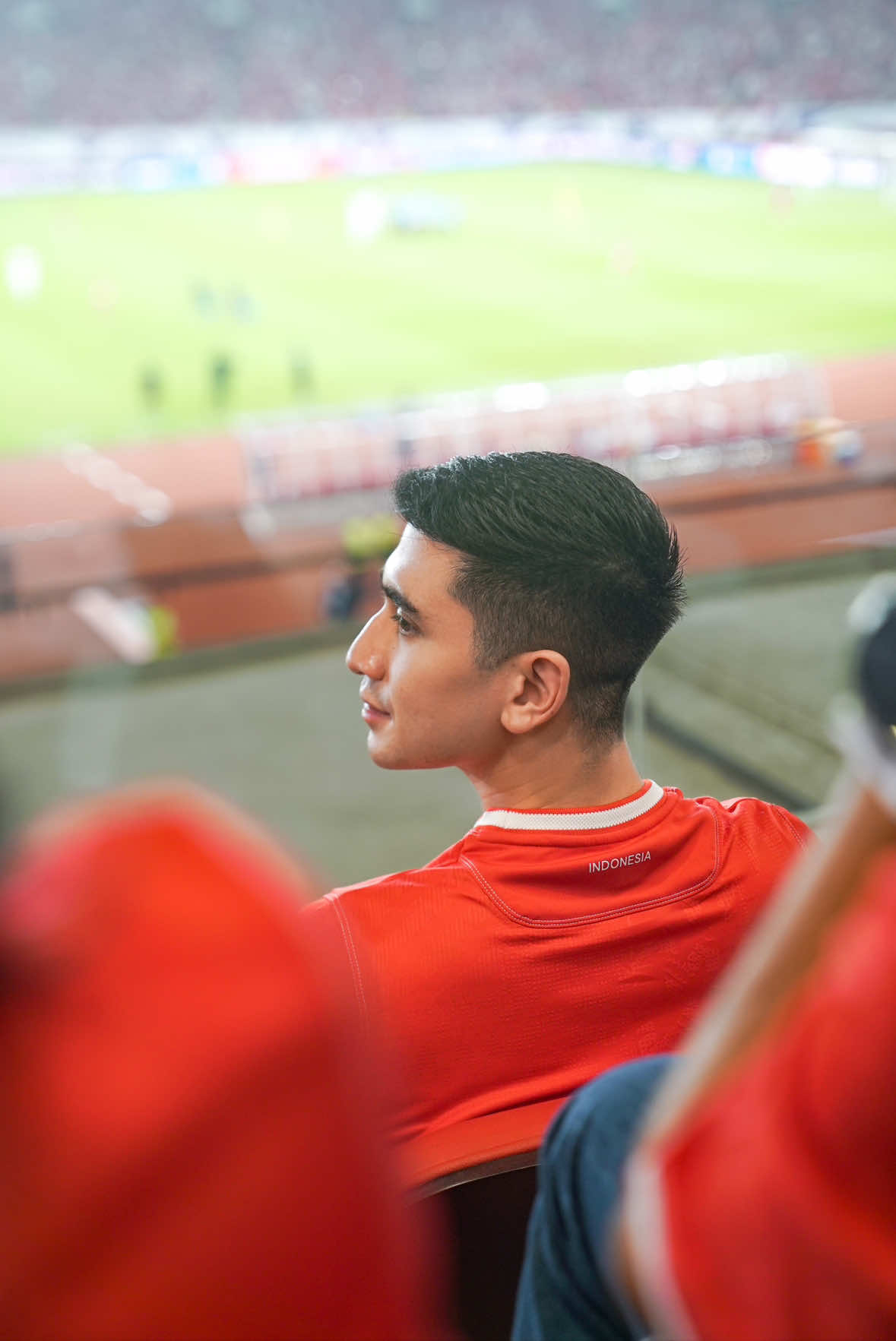 A post by @bramastaverrell on TikTok caption: Dari perjuangan di ruang rapat Komisi, hingga ikut berjuang lewat doa di tribun, apalagi kalau ada yang ikut mengaminkan di sisi. 😉 Alhamdulillah, 3 poin untuk Indonesia, semakin dekat jalan kita ke piala dunia!  Apakah semakin optimis, Indonesia lolos ke piala dunia?🇮🇩