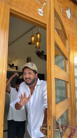 A post by @shahzaib_veer on TikTok caption: Jo Abhi Tak Nahi Aya Eid k 3no Din Salon Open Hoga Jisne Ana Hai Aa Skta Hai 😜 