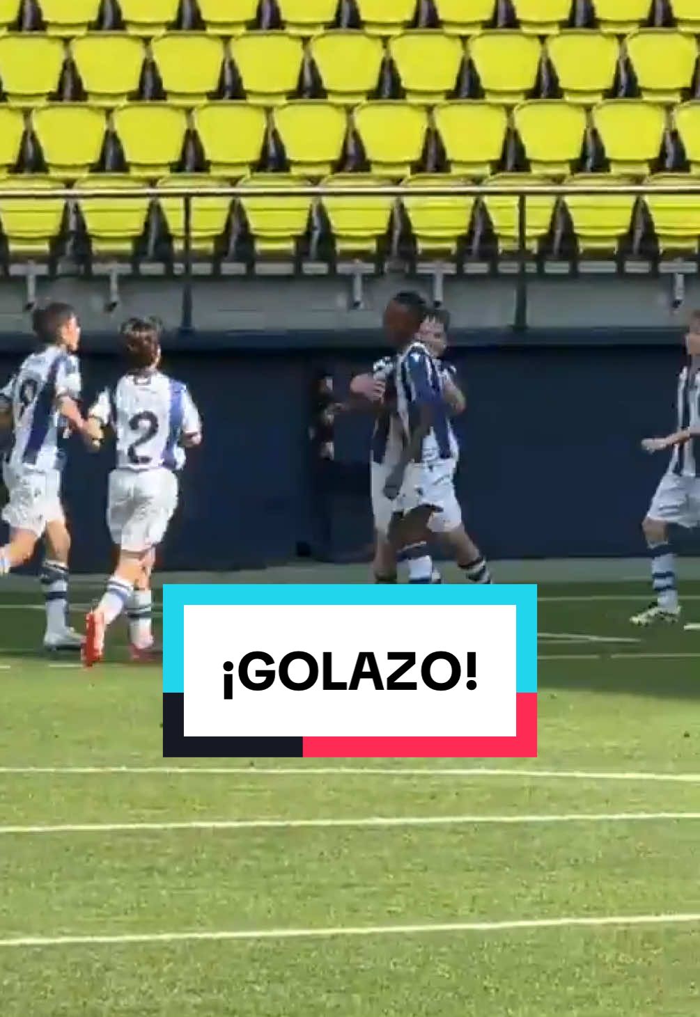 A post by @realsociedad on TikTok caption: ⚽️ ¡Golazo en #LALIGAFCFUTURES para ganar el partido! 🎥 @LALIGA #TiktokFootball #SportsOnTiktok #RealSociedad #deportesentiktok #deportesentiktok #futbol #tiktokfootballacademy #football 