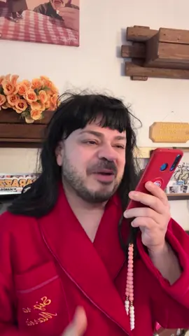 A post by @mandrake1984real on TikTok caption: IMBARAZZI - MORT0 UN GRUPPO MAMME, SE NE FA UN ALTRO