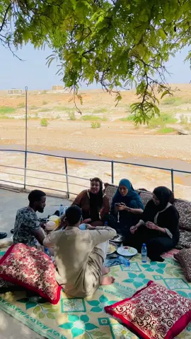 A post by @alinainabeerdon on TikTok caption: Hilibka war iga siiya 😩❤️@Roodoinabeerdone❤️👸 @Qooqaaga_qaranka💚🤍❤️ @DR🦷🇸🇴 @Ramlo ina beerdon @fayusadesing🪡 #teamalinainabeerdoon #muqdishotiktok🇸🇴🇸🇴❤ #garowe_puntland_🇸🇱🇸🇱 