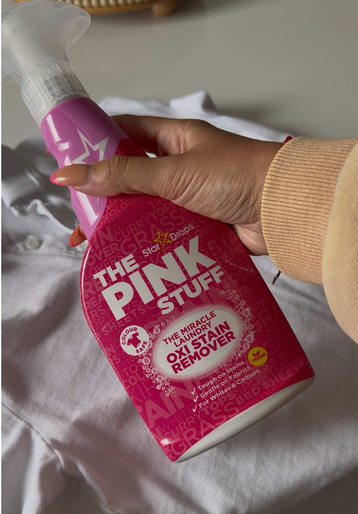 A post by @cleanwithpinkstuff on TikTok caption: Powered by The Pink Stuff 💪🏼💞✨ 📽️👉🏼 @Kayleigh Taylor  #cleaning #cleantok #cleaningmotivation #thepinkstuff #pinkstuff #deepclean #beforeandafter #transformation 