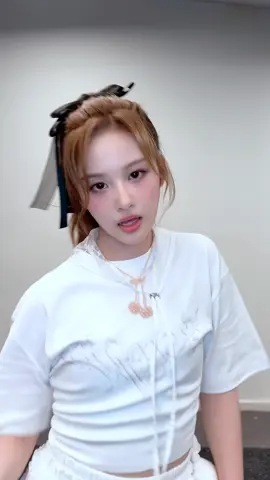 A post by @nmixx_official on TikTok caption: Melbourne down low #NMIXX #엔믹스 #설윤 #SULLYOON 