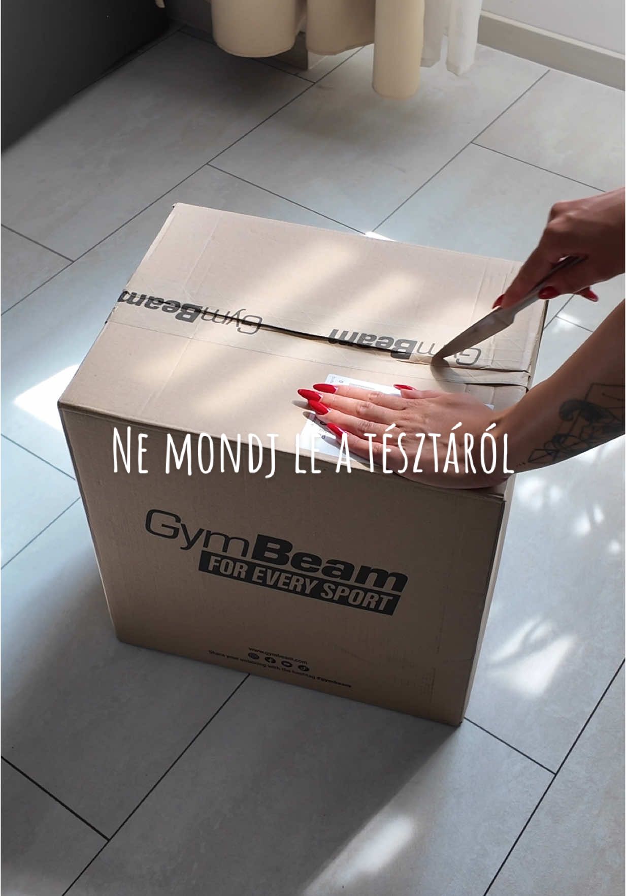 A post by @retegi_ticia on TikTok caption: 📲 Irány a @GymBeam app! Reklám  Most vasárnapig a TICIA10 kóddal 10% kedvezményt kaptok  nem akciós saját márkás termékekre (Gymbeam, Strix, Beastpink stb.) – beleértve a kedvenc növényi alapú tésztáimat is. 🍝 Fehérjedús, rostban gazdag, jól laktat, és tényleg finom. 💻 Ha pedig a webshopon vásárolsz, ott egész évben használható a TICIA5 kód – szintén a nem akciós saját márkás cuccokra. Szóval ha kipróbálnád, most tényleg érdemes! ➡️ GymBeam app letölt, TICIA10 beír, vásárlás ✔️  #gymbeam #kedvezmenykod #gymbeamapp #vasarlasitipp #novenyialapu #feherjeteszta #rostbajnok #ticia10 #ticia5