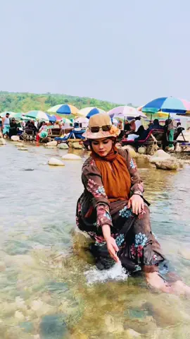 A post by @xensyy_moon on TikTok caption: Pookie🌸#xensyymoon 